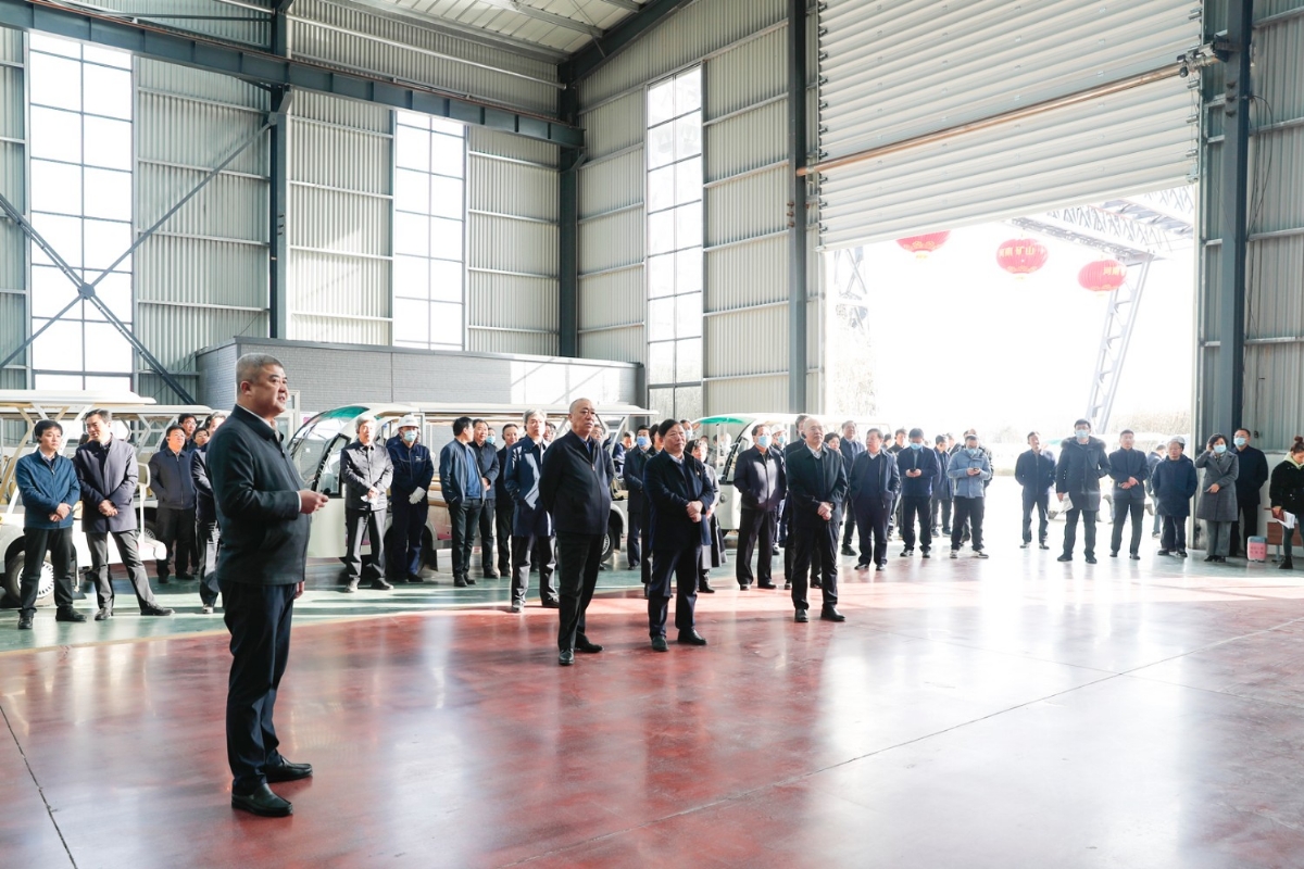 新鄉(xiāng)市長(zhǎng)王登喜率重點(diǎn)項(xiàng)目觀(guān)摩組蒞臨公司智能產(chǎn)業(yè)園調(diào)研